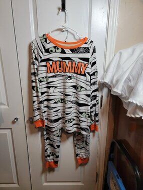 Celebrate Halloween Mummy Pajama Set Women's Medium 2 Piece Long Sleeve Spooky P